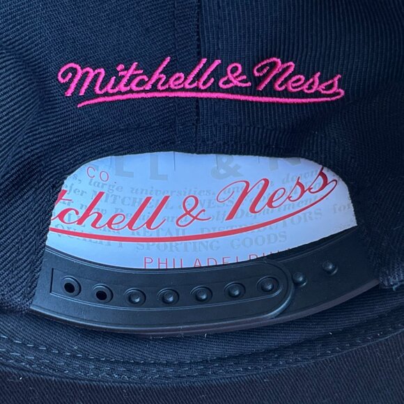 MITCHELL & NESS NBA CHICAGO BULLS ARCADE SNAPBACK HAT NEW (RARE) - Picture 5 of 7